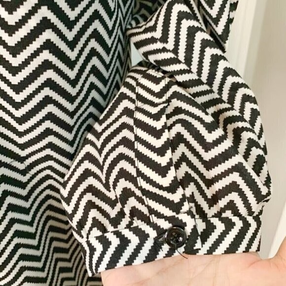 French Connection 3/4 Sleeve Keyhole Casual Career Lightweight Printed Blouse - Picture 13 of 15